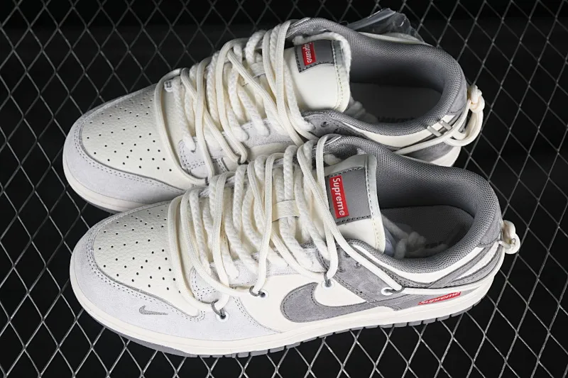 All categories Nk SB Dunk Series Nk SB Dunk Low High-end customized low-top sneakers Nike SB Dunk Low Sup series Strap color matching gray hook Anniversary high-end customized low-top casual sneakers YX5066-270
